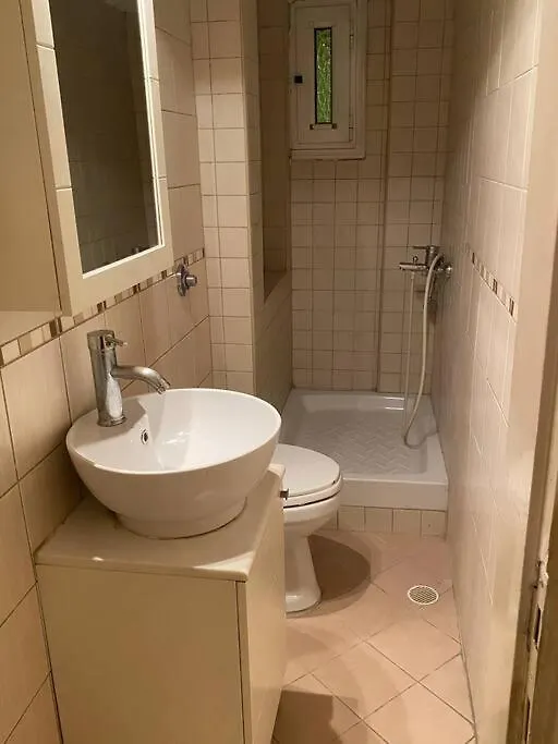 Cute 2Bdrm In Salonica Center Apartment